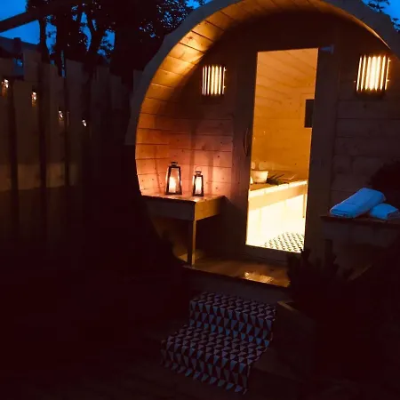 Laura Sauna & Goraca Balia ロッジ Jastrzębia Góra