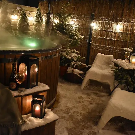 Laura Sauna & Goraca Balia