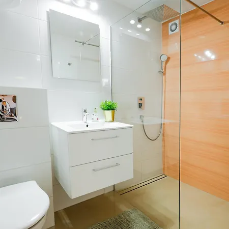 Деревянный коттедж Laura Sauna & Goraca Balia *
