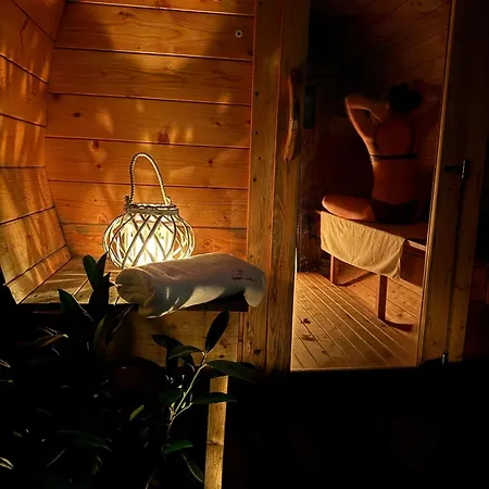 Laura Sauna & Goraca Balia ロッジ Jastrzębia Góra