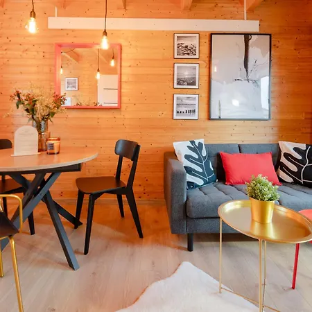 Laura Sauna & Goraca Balia *